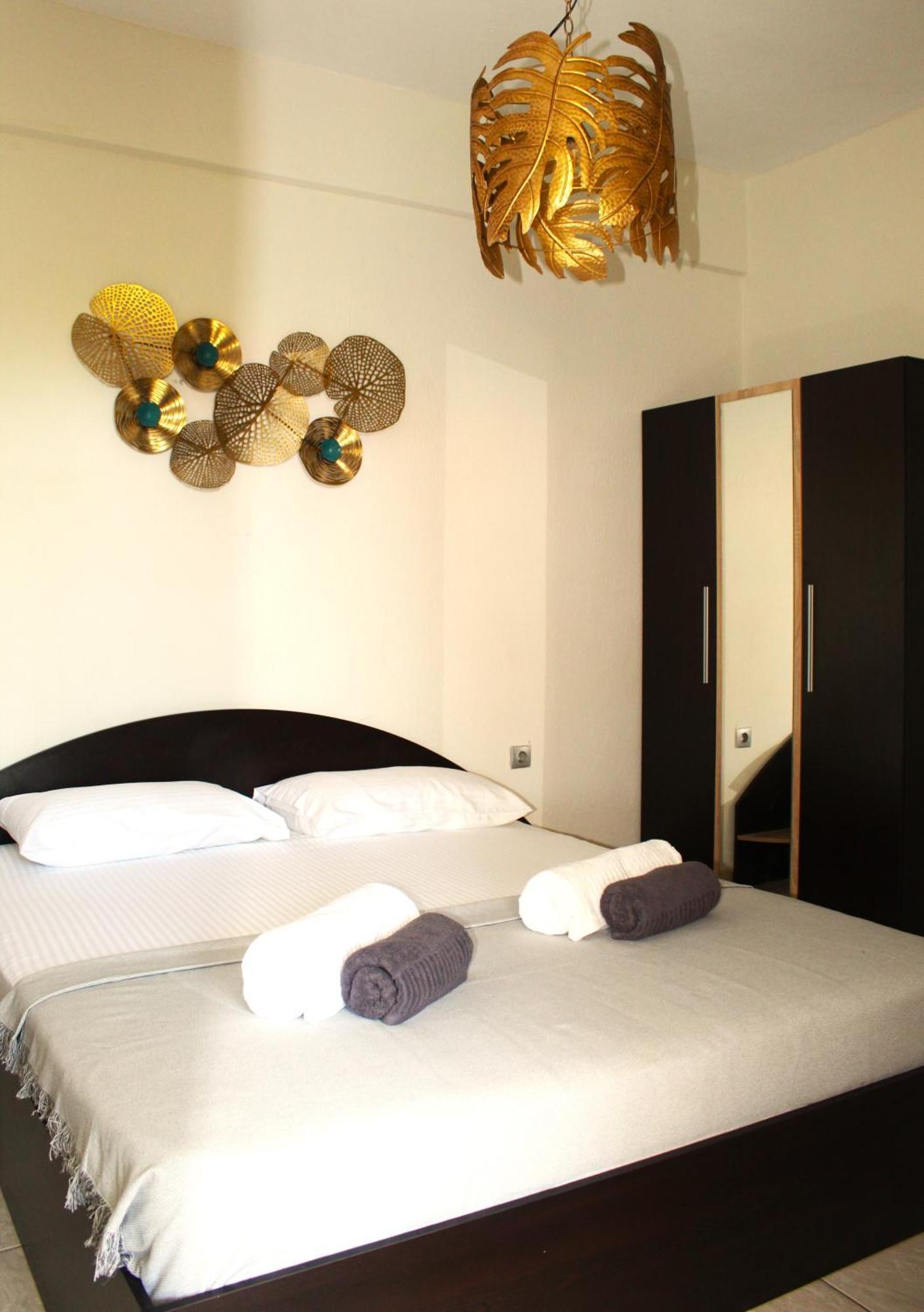 Azure Bliss Suites Nikiti  Ngoại thất bức ảnh